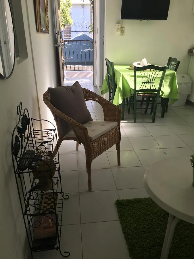 Estudio Coquero En Zona Residencial Santo Domingo Dominican Republic